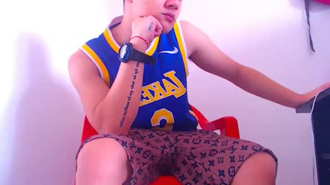 adam hot11 online show from 03-04-25, 08:27