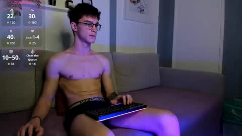 Snapshot of adam_porrter chatting on 01-15-26, 12:32 Adam online show from 01-15-26, 12:32