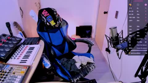 Snapshot of adam_rocket chatting on 01-29-25, 12:33 Adam online show from 01-29-25, 12:33