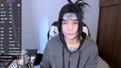 Snapshot of adam_rocket chatting on 11-06-25, 01:45 Adam online show from 11-06-25, 01:45