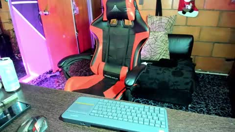 Adam Valencia online show from 02-02-25, 05:32