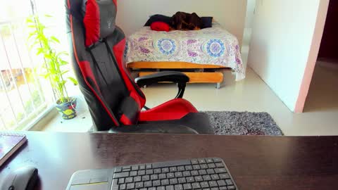 Adam Valencia online show from 09-21-25, 02:40