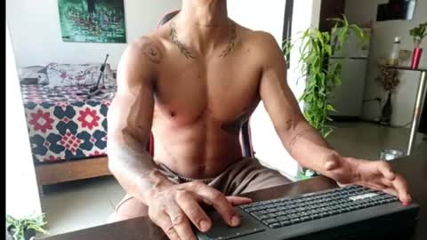 Snapshot of adam_valencia chatting on 06-12-26, 02:27 Adam Valencia online show from 06-12-26, 02:27