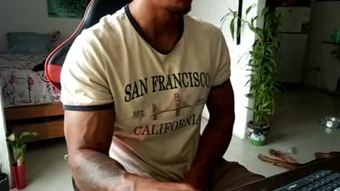 Snapshot of adam_valencia chatting on 07-08-26, 03:27 Adam Valencia online show from 07-08-26, 03:27