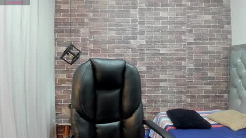 Snapshot of adamcoox chatting on 12-04-24, 04:10 Adam online show from 12-04-24, 04:10