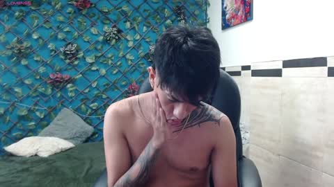 Snapshot of adamcoox chatting on 12-24-24, 05:13 Adam online show from 12-24-24, 05:13