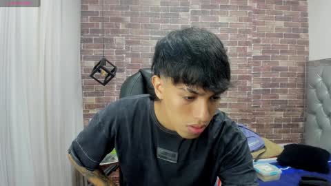 Snapshot of adamcoox chatting on 12-28-24, 04:19 Adam online show from 12-28-24, 04:19