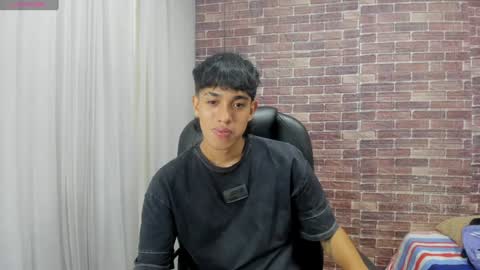 Snapshot of adamcoox chatting on 12-28-24, 07:22 Adam online show from 12-28-24, 07:22