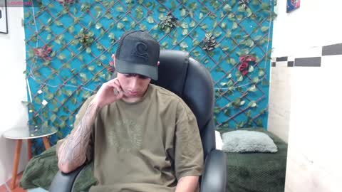 Snapshot of adamcoox chatting on 01-02-25, 07:40 Adam online show from 01-02-25, 07:40