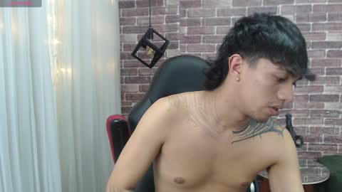 Snapshot of adamcoox chatting on 01-15-25, 07:26 Adam online show from 01-15-25, 07:26