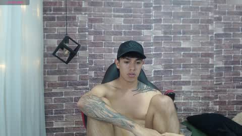 Snapshot of adamcoox chatting on 01-16-25, 08:11 Adam online show from 01-16-25, 08:11