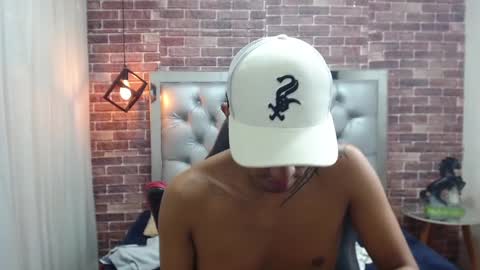 Snapshot of adamcoox chatting on 03-07-25, 09:40 Adam online show from 03-07-25, 09:40