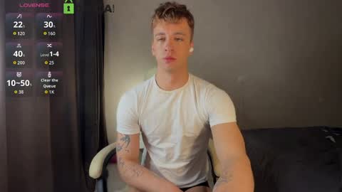 Hi Im Adam Glad to see u here 3 And its my first day online show from 04-05-26, 12:41