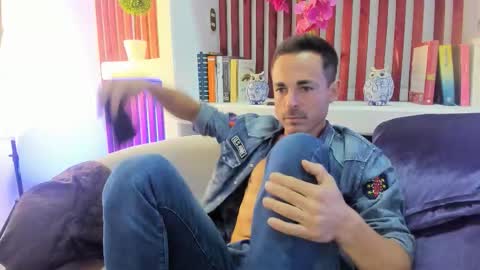 Snapshot of adams_sanz chatting on 02-03-26, 11:43 Im Adams Sanz online show from 02-03-26, 11:43