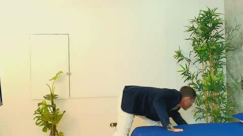 Im Adams Sanz online show from 04-02-26, 07:00