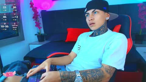 AdamsWalkerr  online show from 02-23-26, 12:13