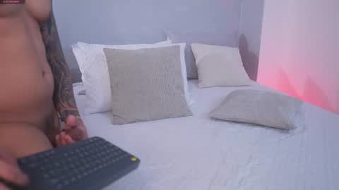 Snapshot of adan_johns chatting on 07-22-26, 01:25 Adan Johns online show from 07-22-26, 01:25