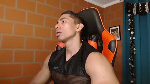 Adan Sin online show from 01-22-25, 02:35