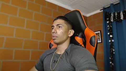 Adan Sin online show from 02-18-25, 03:32