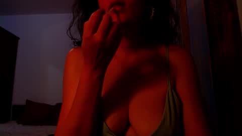 amy        online show from 10-16-25, 01:45