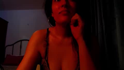 Snapshot of addicted2uts chatting on 04-19-26, 09:28 amy online show from 04-19-26, 09:28