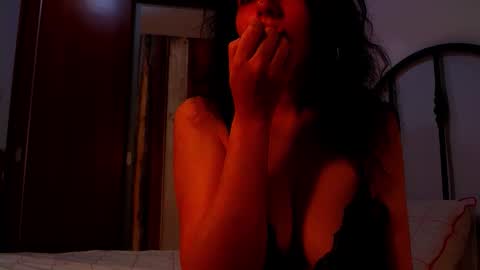 Snapshot of addicted2uts chatting on 04-23-26, 11:53 amy online show from 04-23-26, 11:53