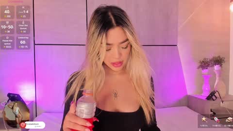 Snapshot of addison_baker chatting on 01-12-25, 11:39 A D D I S O N online show from 01-12-25, 11:39