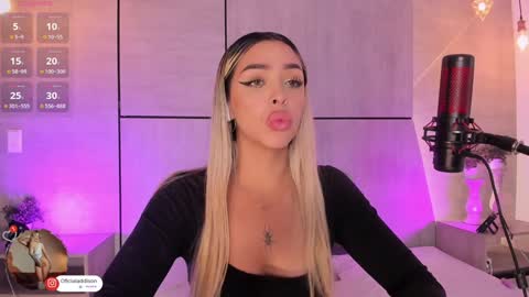 Snapshot of addison_baker chatting on 01-12-25, 05:44 A D D I S O N online show from 01-12-25, 05:44