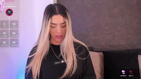 Snapshot of addison_baker chatting on 01-27-25, 08:07 A D D I S O N online show from 01-27-25, 08:07