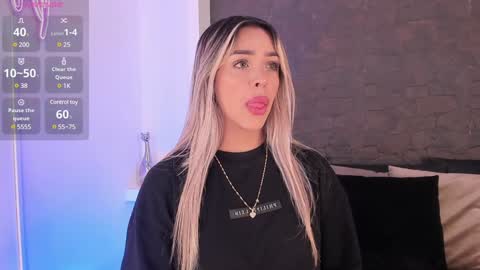 Snapshot of addison_baker chatting on 01-29-25, 08:14 A D D I S O N online show from 01-29-25, 08:14