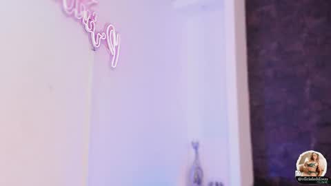 Snapshot of addison_baker chatting on 03-07-25, 10:43 A D D I S O N online show from 03-07-25, 10:43