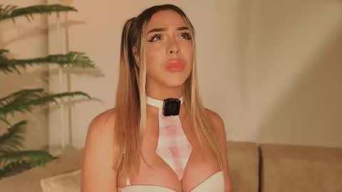 Snapshot of addison_baker chatting on 10-09-25, 11:03 A D D I S O N online show from 10-09-25, 11:03