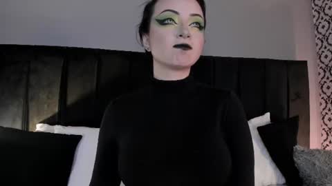 Snapshot of adeelinee chatting on 06-11-26, 12:32 Ade online show from 06-11-26, 12:32