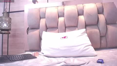 adela chase online show from 02-03-25, 07:51