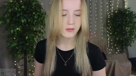 Adele online show from 02-10-25, 06:13