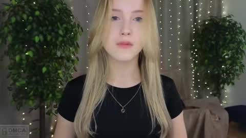 Adele online show from 02-10-25, 09:15