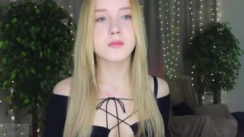 Adele online show from 02-28-25, 07:14