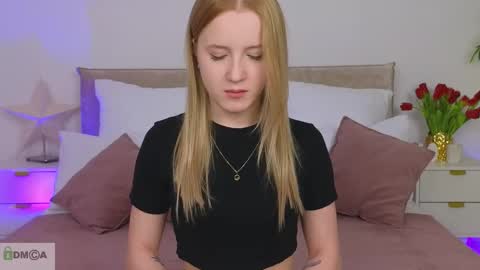 Adele online show from 03-09-25, 06:32