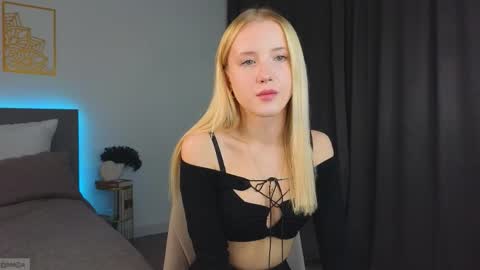 Adele online show from 09-09-25, 09:47