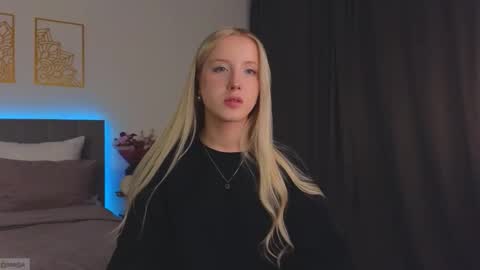 Adele online show from 10-09-25, 09:57