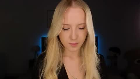 Adele online show from 03-28-26, 08:30