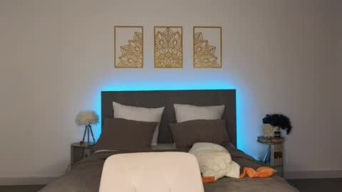 Adele online show from 04-29-26, 08:48