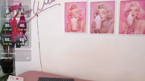Snapshot of adele_latinlady chatting on 06-24-26, 09:25 Sofi online show from 06-24-26, 09:25