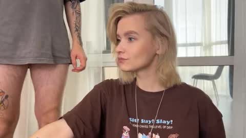 Snapshot of adele_nick2202 chatting on 11-19-25, 08:47 Adele Nick online show from 11-19-25, 08:47