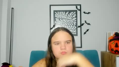 adelecruzz online show from 10-28-25, 08:07