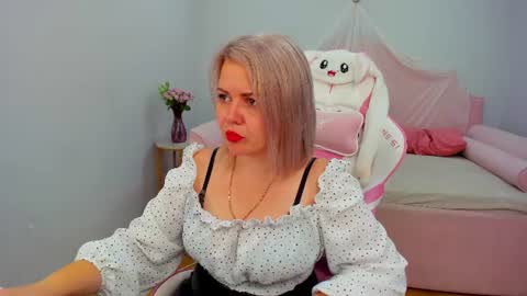 AdeleRavelle online show from 07-14-26, 05:01