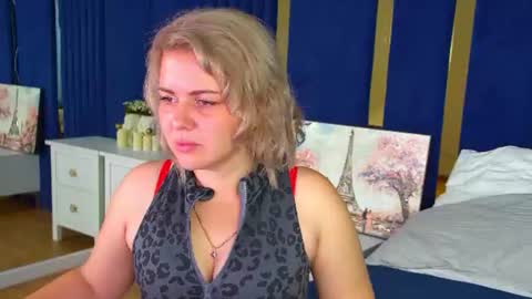 AdeleRavelle online show from 07-29-26, 05:16