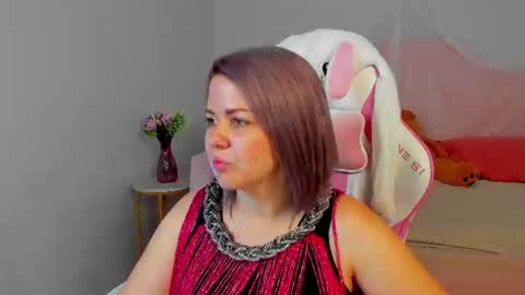 AdeleRavelle online show from 08-01-26, 05:07