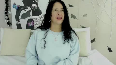 Adele Smithh online show from 10-29-25, 11:45