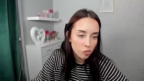 Adele online show from 04-01-26, 05:30